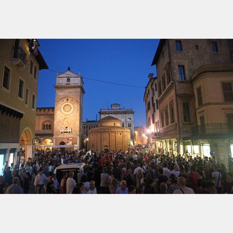 Domani torna Shopping by Night Mantova: il programma
