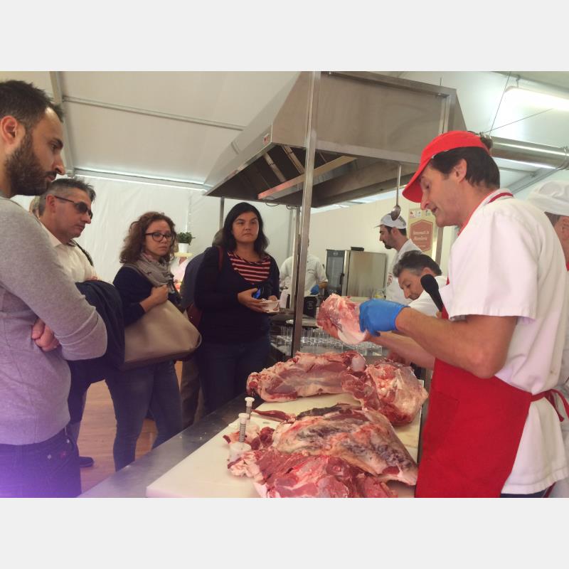 Macellai, artisti della carne: successo per l'evento alla Fiera del Riso